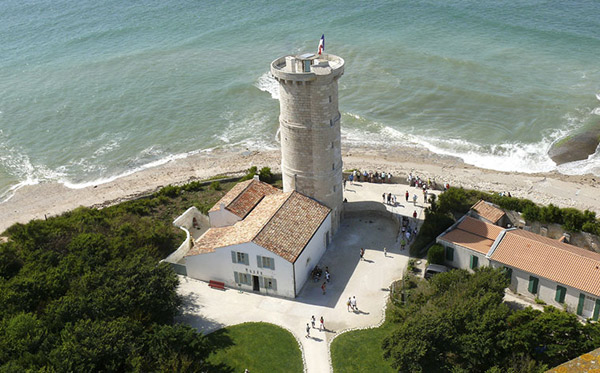 phare-baleine-activite-location-ile-de-re